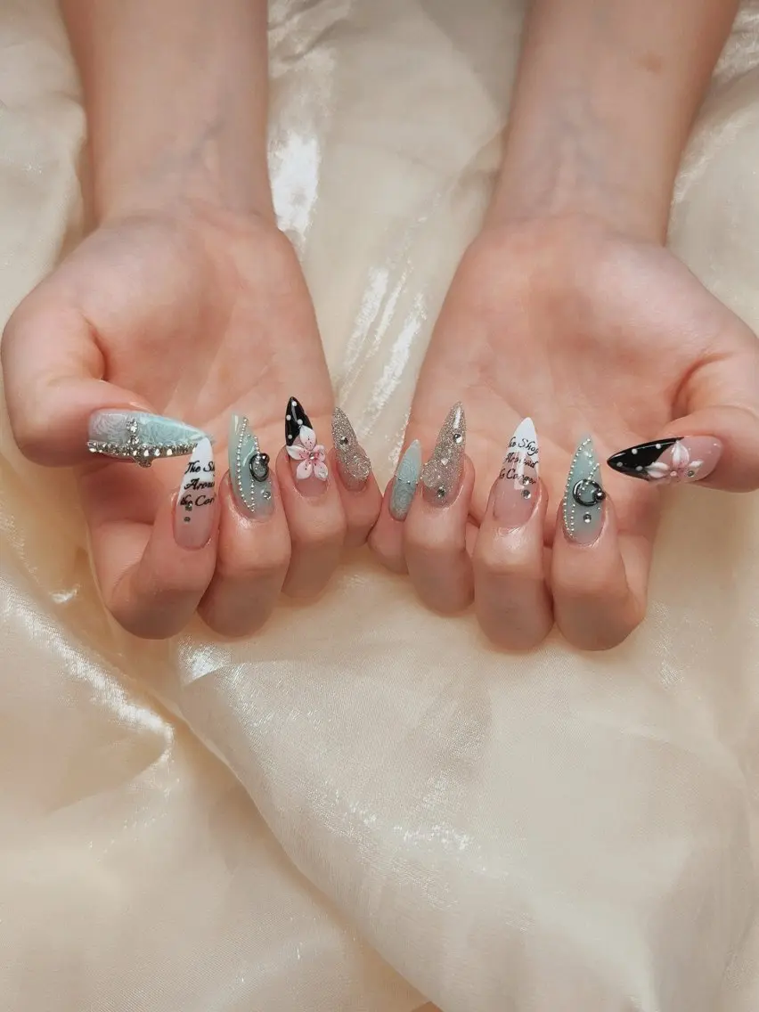 ネイル ENSalon 愛佳のネイルデザイン