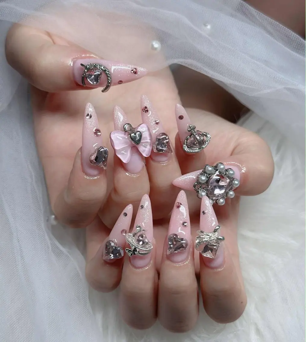ネイル フレンチネイル ジェルネイル ガラスフレンチ ハロウィン ハート ハンドネイル H.baby Nail Salonのネイルデザイン