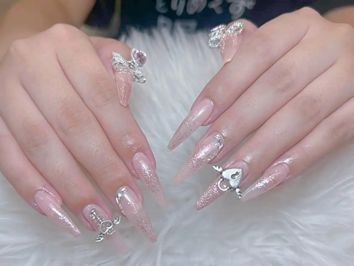 ネイル アートネイル オーロラネイル チークネイル 長さ出し フットネイル Miya _nailのネイルデザイン