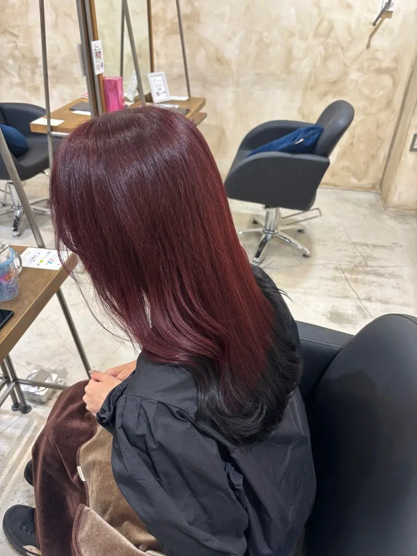ロング カラー レッドカラー ヘアカラー トリートメント ツヤカラー🫧Sae ネイルモデル募集中のヘアスタイル