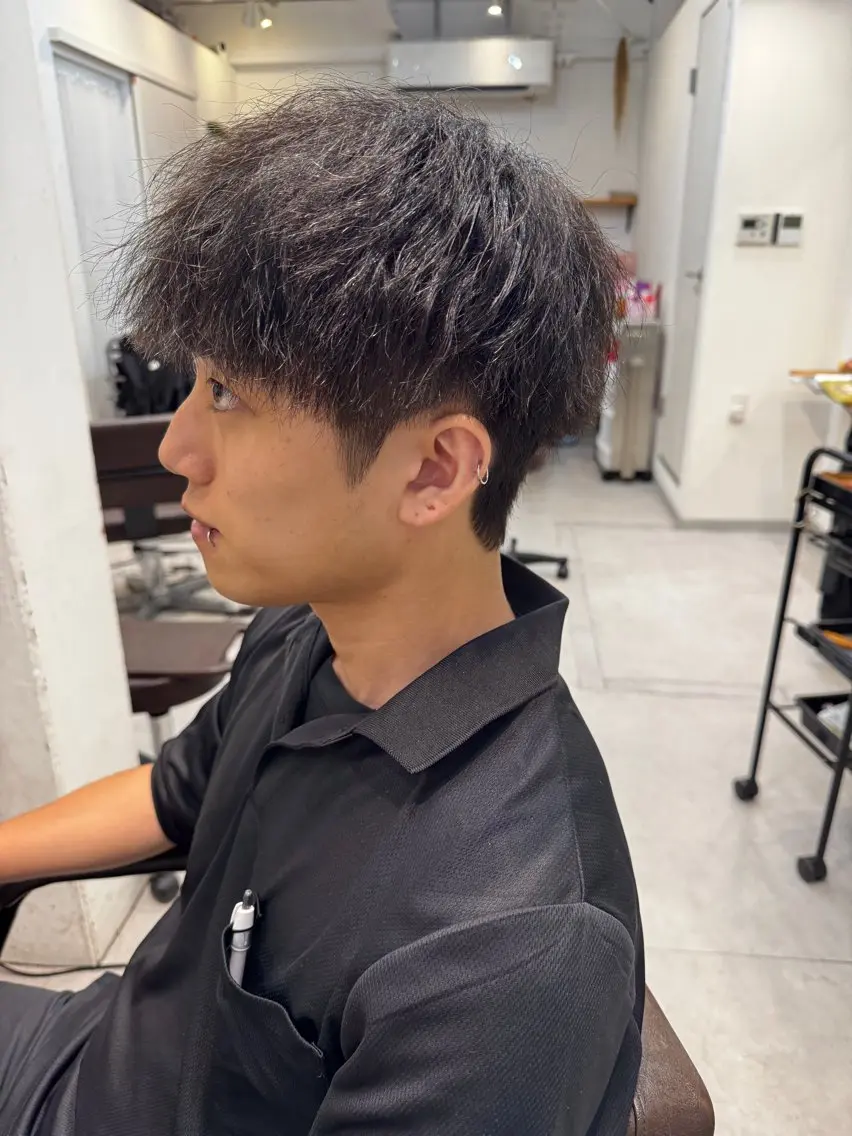 ミディアム パーマ メンズ カット パーマ トリートメント 似合う髪型見つけます AYAKAのヘアスタイル