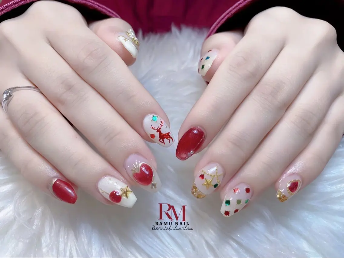 ネイル キラキラネイル マグネットネイル ミラーネイル ワンホンネイル 冬ネイル ハンドネイル RAMU Nail 恵比寿店のネイルデザイン