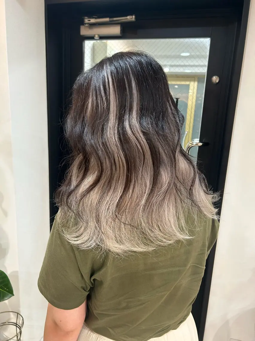 ミディアム ヘアカラー 副島 響のヘアスタイル