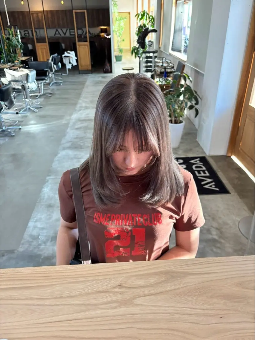 カラー ブリーチ ダブルカラー くるみ avedaのヘアスタイル
