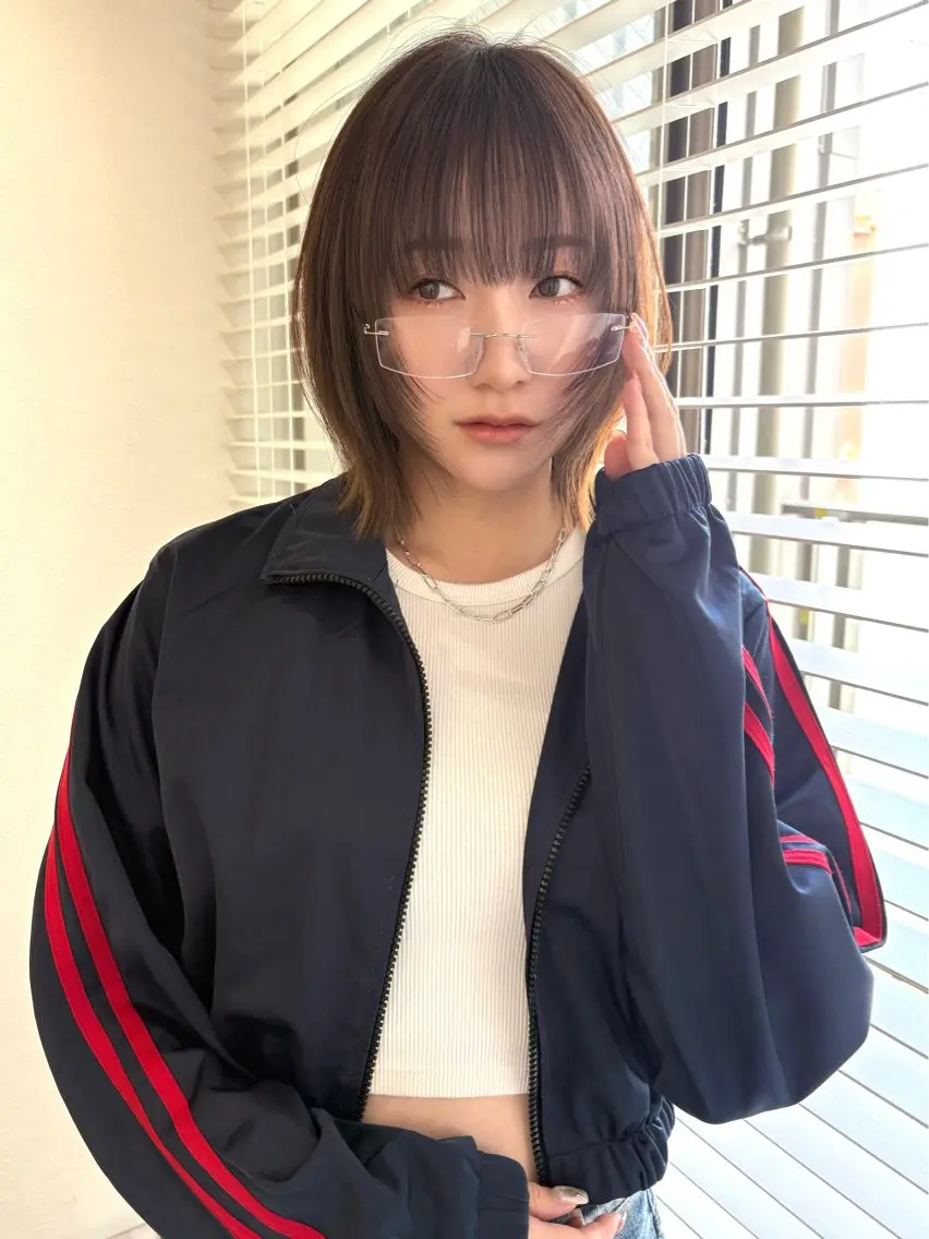 ミディアム ボブレイヤー ボブ 髪質改善 レイヤーカット 縮毛矯正 ヘアカラー トリートメント くどうももか 浦和　ショート　ボブのヘアスタイル