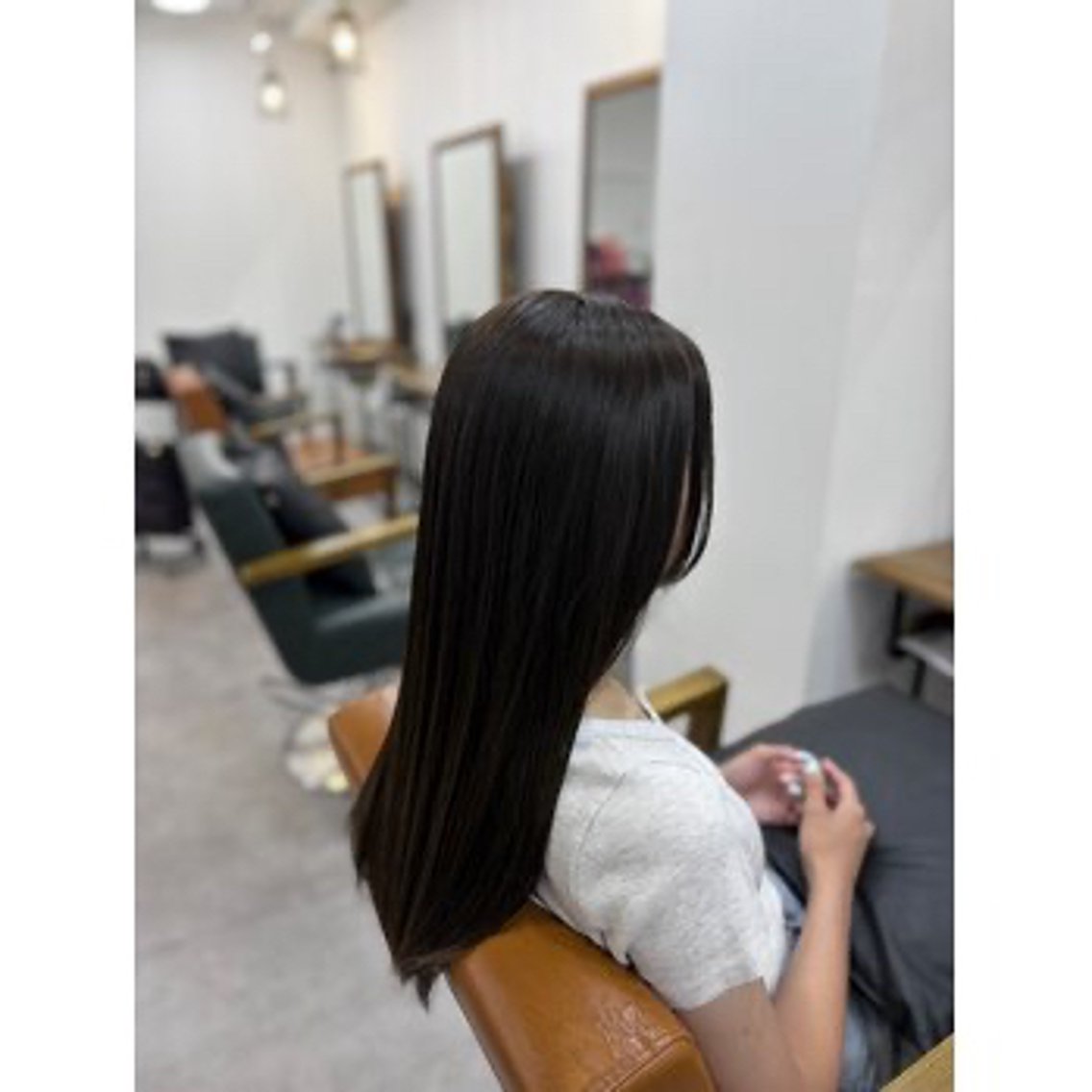 ロング アッシュ アッシュブラウン カット ヘアカラー lore 中村かれんのヘアスタイル