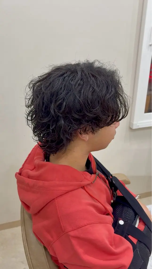 ミディアム パーマ メンズ ミディアムパーマ メンズパーマ 学生（メンズ向け） 学生 年間指名数1000↑ 🔥メンズ特化/武蔵のヘアスタイル