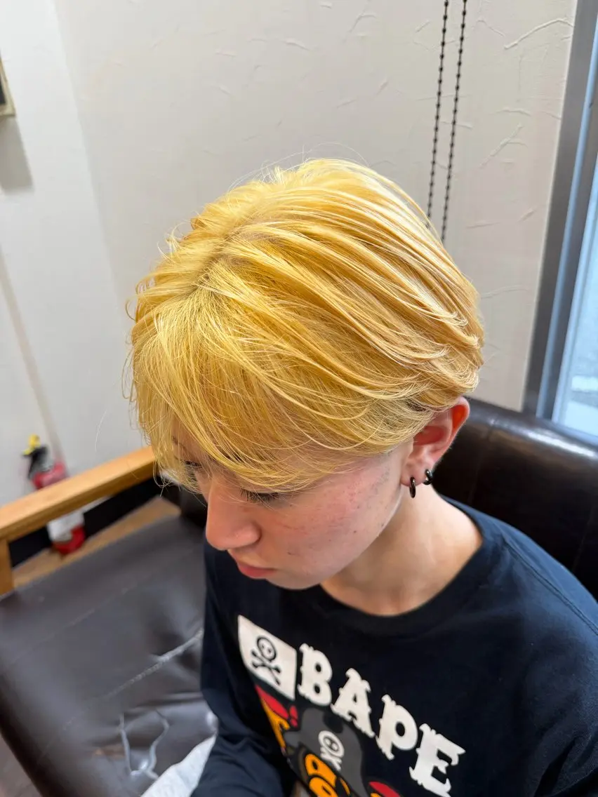 カラー メンズ 抜きっぱなしブロンド ブロンド カット ヘアカラー 垢抜け特化 ひなり🥀のヘアスタイル
