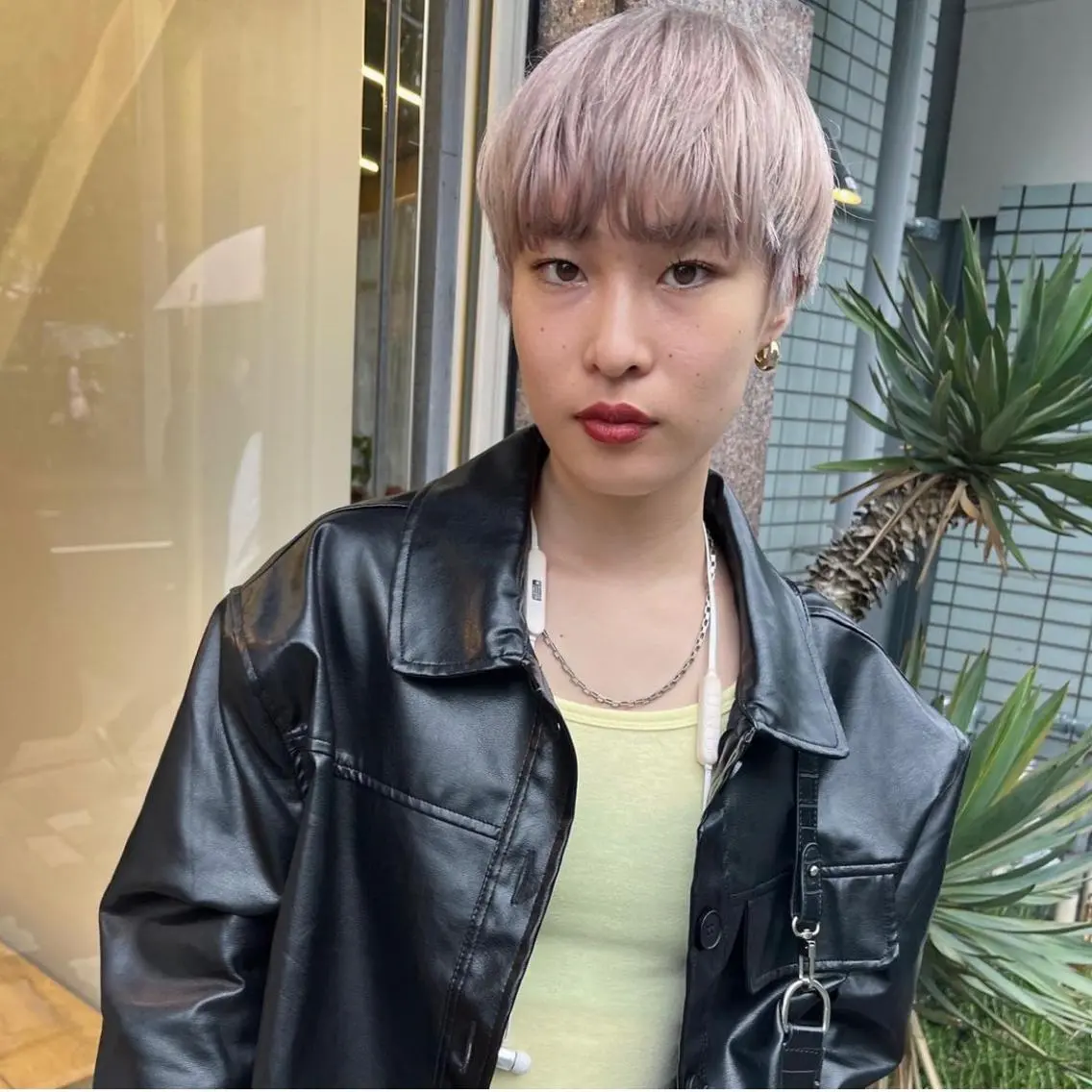 ショート カラー ブリーチ ブロンド ハイトーンカラー ホワイトブロンド デザインカラー🥂 YUKAのヘアスタイル