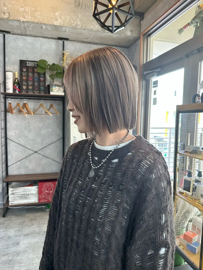 ショート 切りっぱなしボブ ショートボブ ハンサムショート 丸みショート ボブ カット ヘアカラー トリートメント モテ髪/ボブ/ショー ト/アダチフウトのヘアスタイル