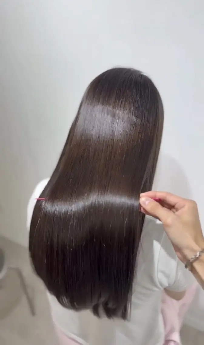 ロング メンズ パーマ 縮毛矯正 地雷系🎀ハイトーン 💙荒川結星のヘアスタイル