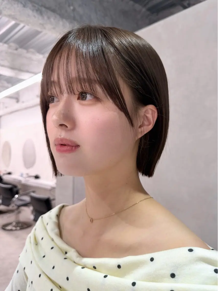 セミロング カラー ブリーチ 透明感カラー ダブルカラー ブリーチなしカラー 顔周りカット カット 新島 涼のヘアスタイル