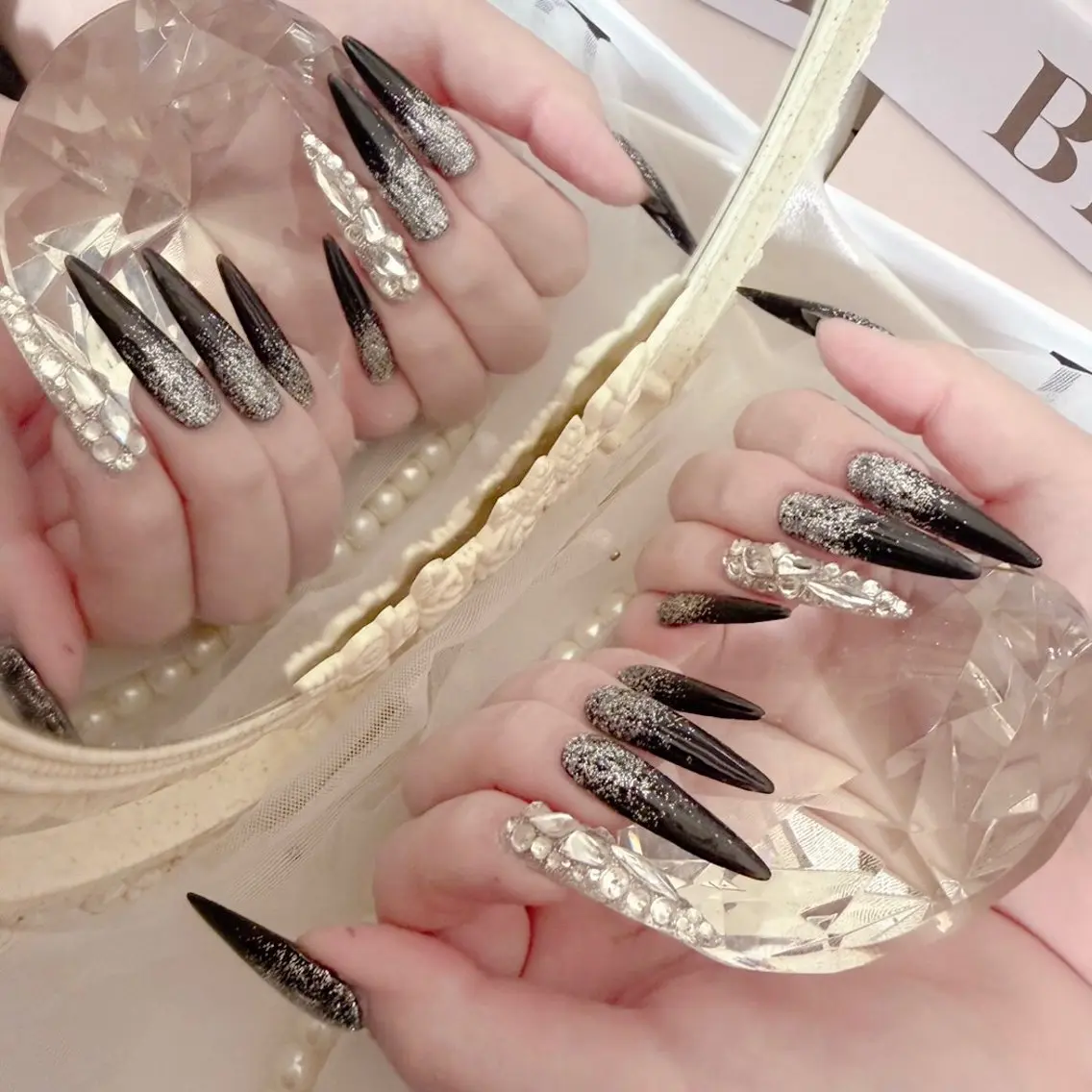 ネイル ハンドネイル nana 🎀予約受付中のネイルデザイン
