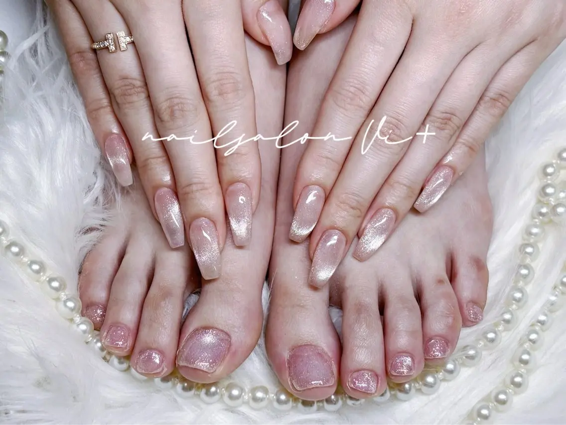 ネイル ハンドネイル フットネイル ✨Nailsalon Vi+✨のネイルデザイン