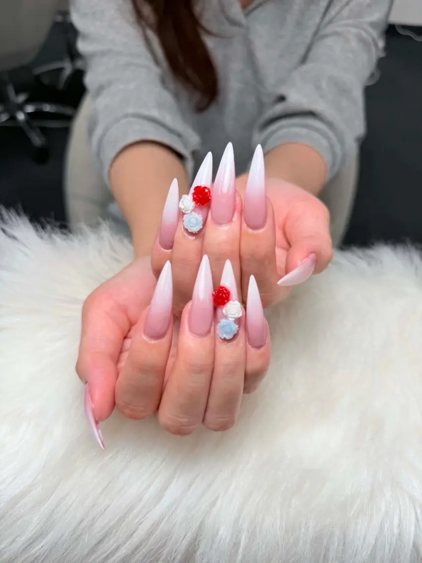 ネイル アートネイル ボルドー フレンチネイル ジェルネイル 氷ネイル・うるうるネイル ハンドネイル Julie NailSalonのネイルデザイン