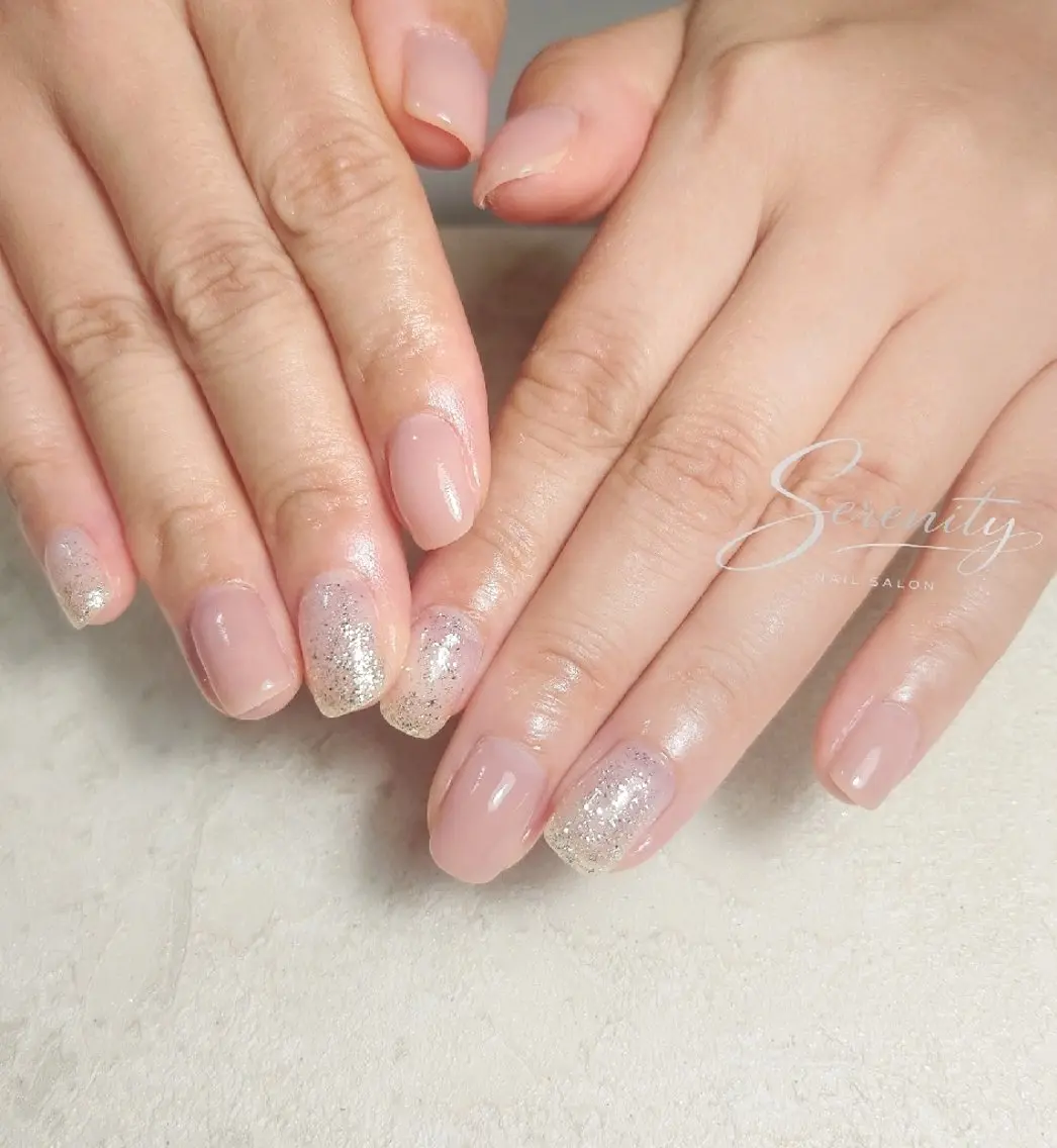 ネイル ラメ(グリッター) オフィスネイル ワンカラーネイル ピンク シルバー ハンドネイル nail serenityのネイルデザイン