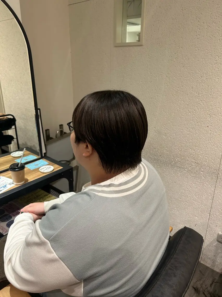 ショート カラー ベージュカラー ブラウンカラー カット ヘアカラー トリートメント ヘッドスパ cocotte 💟草間紫音💟のヘアスタイル