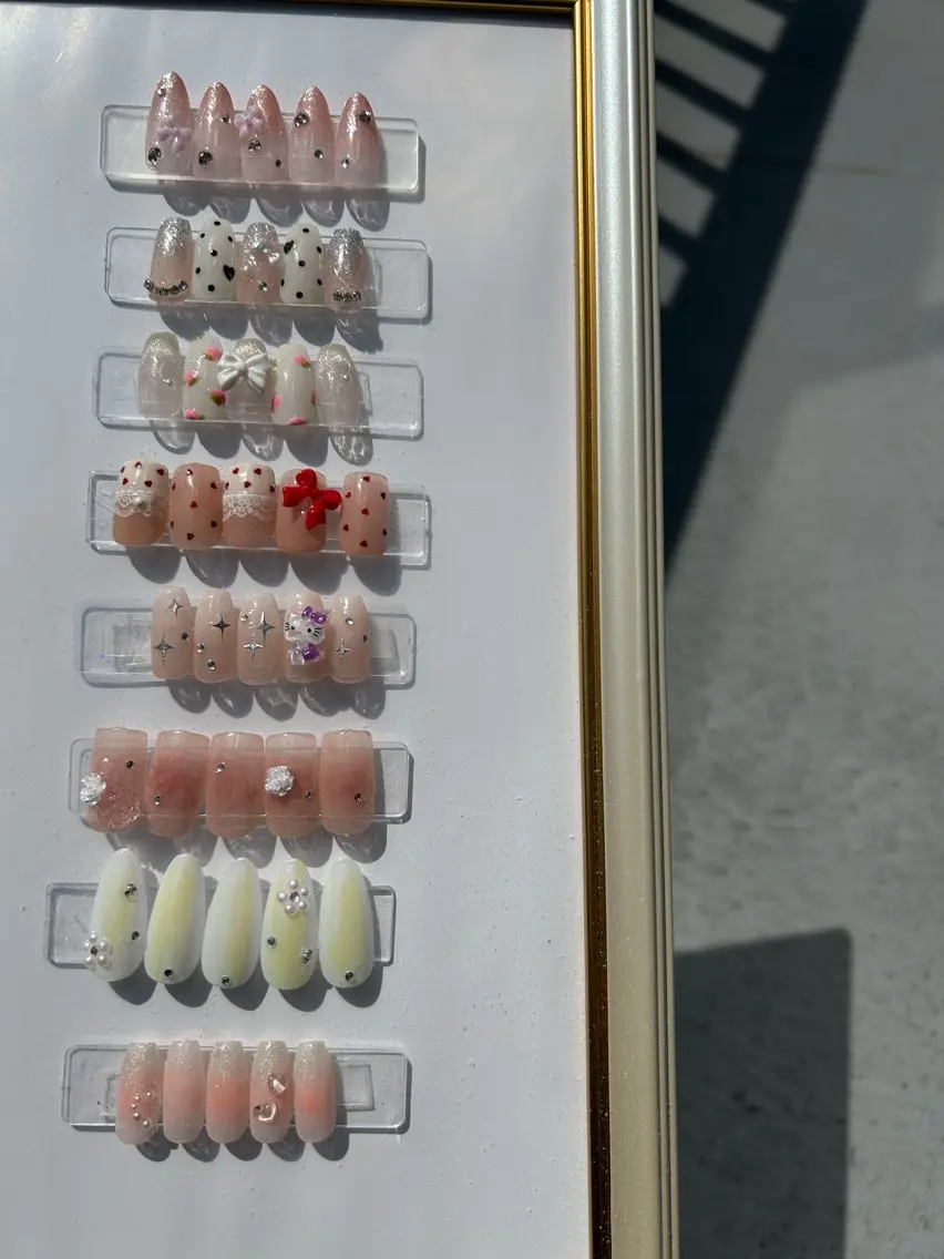 ネイル ゴージャス 【UNE.】 長さだしフィルインのネイルデザイン