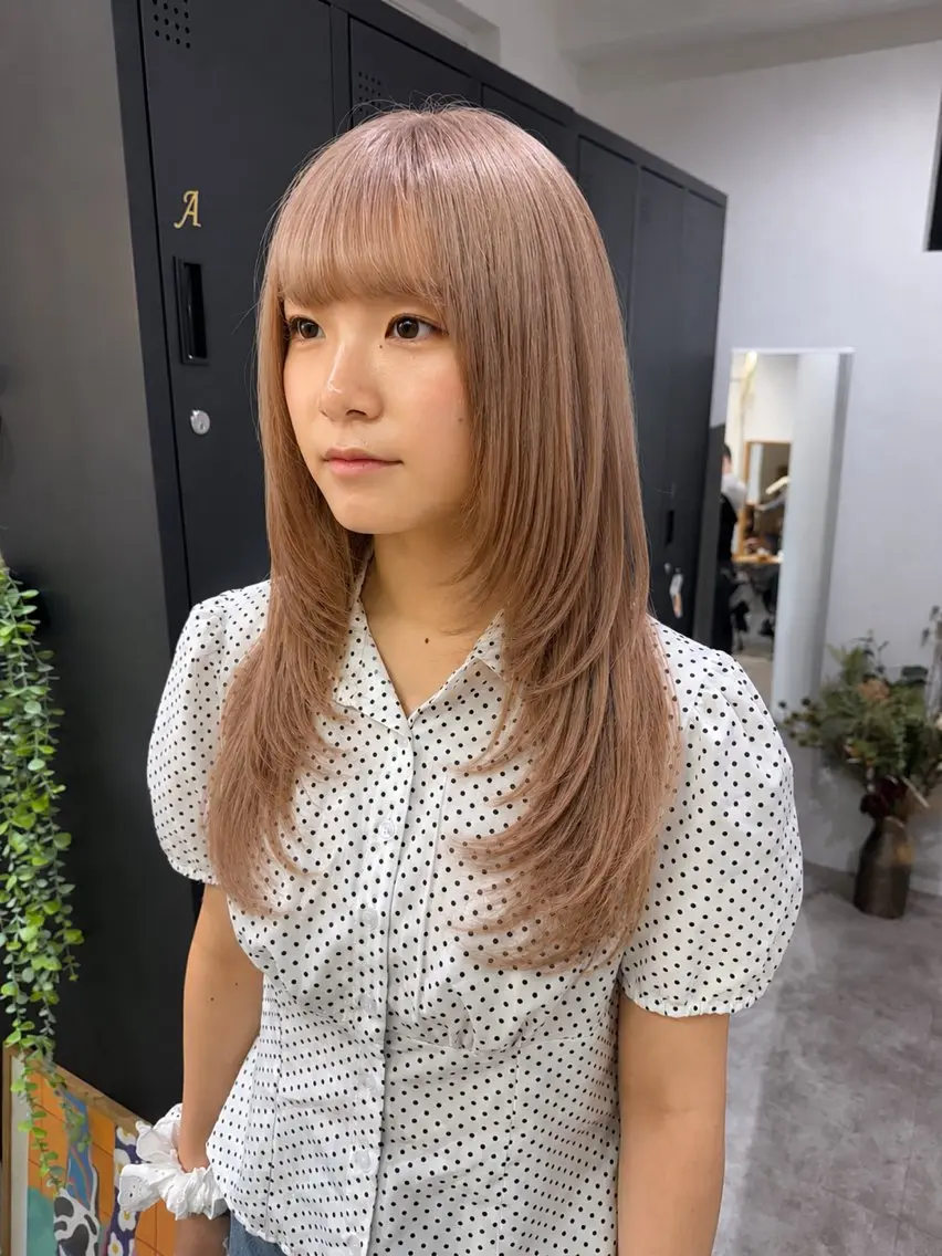セミロング カラー ヘアアレンジ ベージュカラー ブリーチ ダブルカラー ミルクティーベージュ ホワイトベージュ ヘアカラー 縮毛矯正/シール エクステ/艶髪ひふみのヘアスタイル