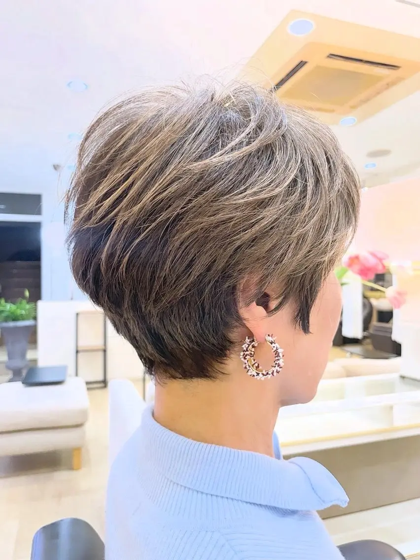 ショート カラー ハイライトカラー ハイライト ショートヘア 小酒井 智洋のヘアスタイル