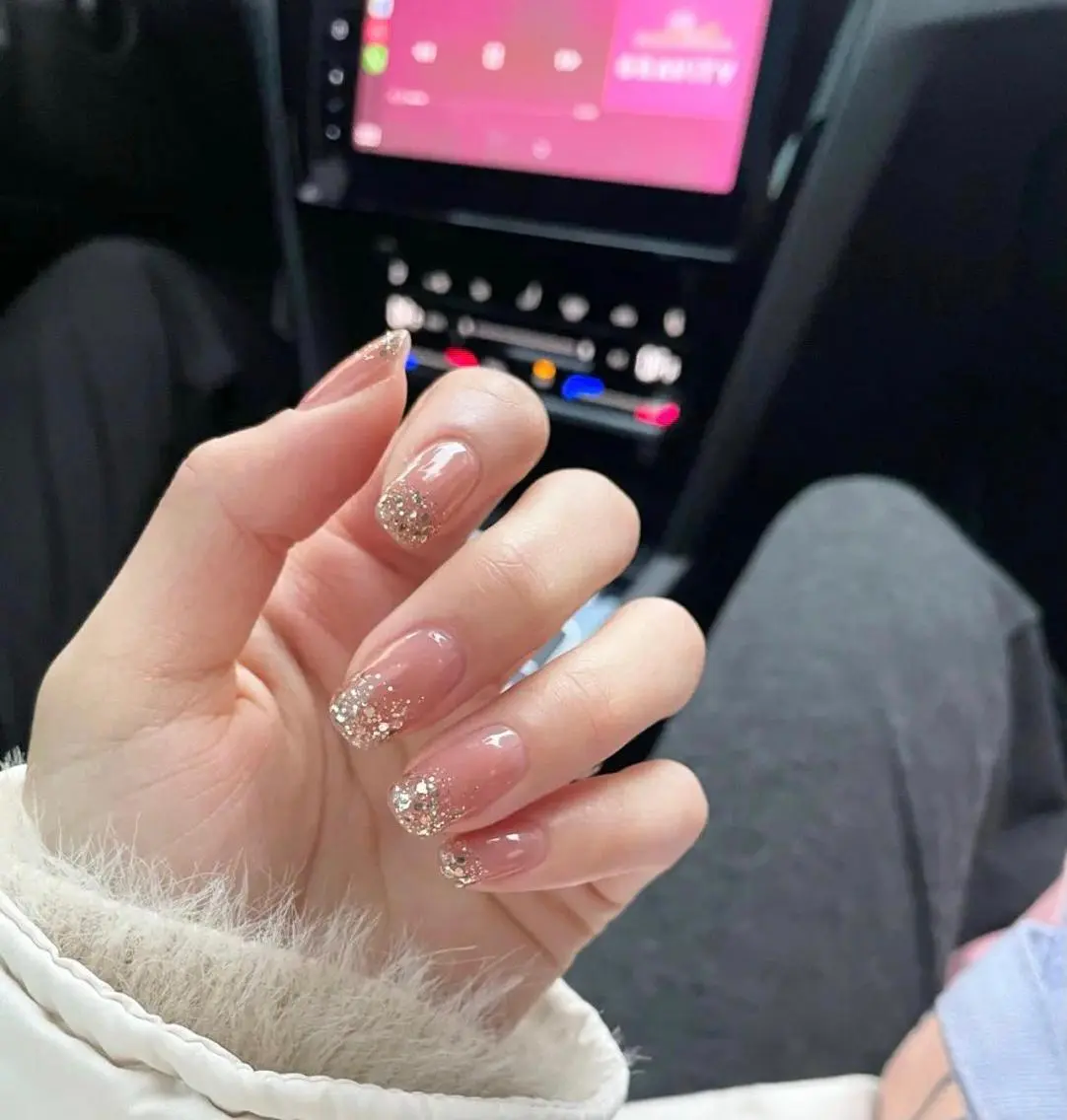 ネイル ハンドネイル Queens ciciのネイルデザイン