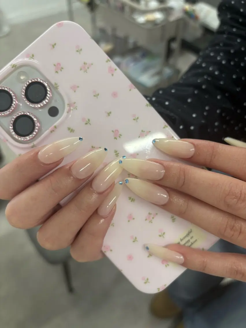 ネイル ハンドネイル yuria 🎀海外ネイル🌺のネイルデザイン