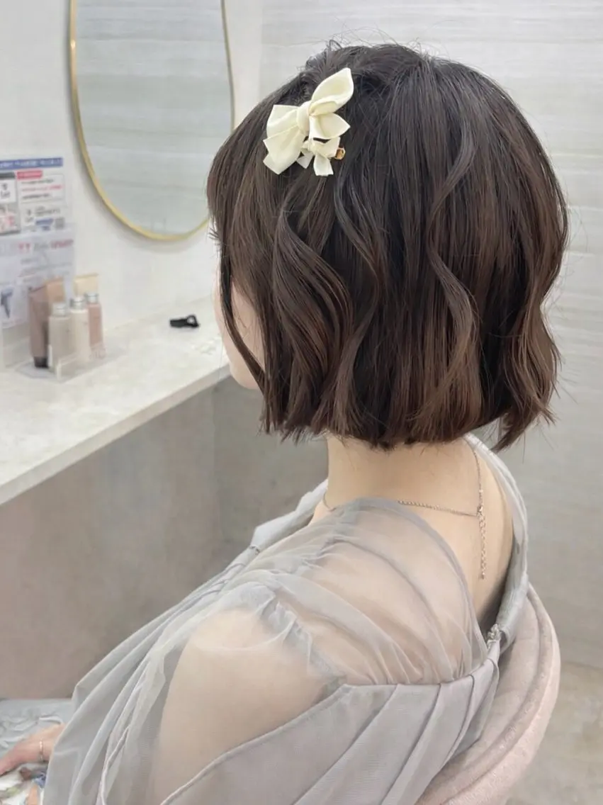 ショート ヘアアレンジ elu あやね💜 🫧カラー・縮毛矯正のヘアスタイル