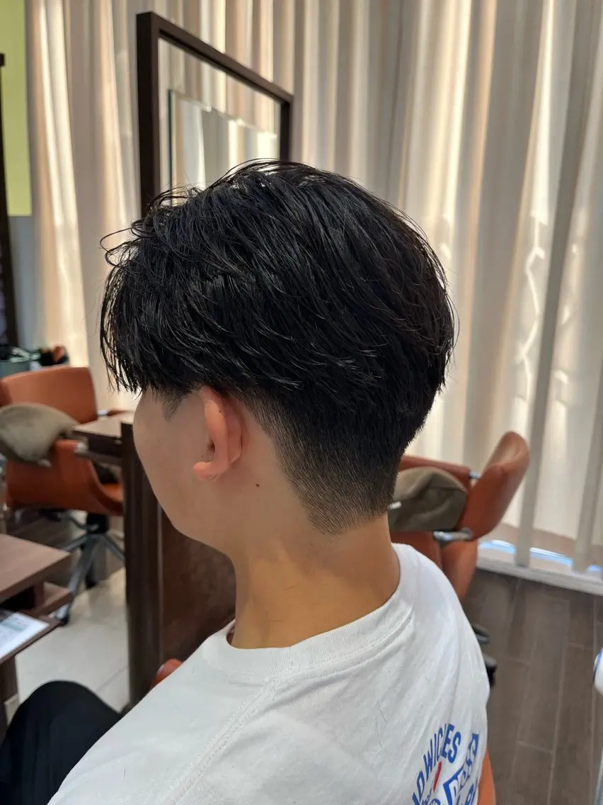 ショート パーマ メンズ センターパート 🧊メンズ特化🧊 高木航希のヘアスタイル