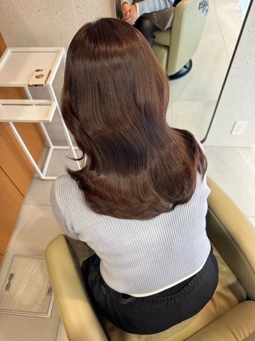 ミディアム カラー ブラウンカラー チョコレートブラウン カット ヘアカラー Jr.スタイリスト/ ミニモ価格/MANAのヘアスタイル