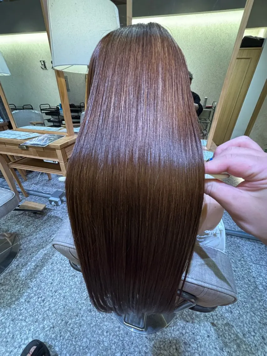 ロング 髪質改善 トリートメント 縮毛矯正 韓国 レイヤーカット ハッシュカットのヘアスタイル
