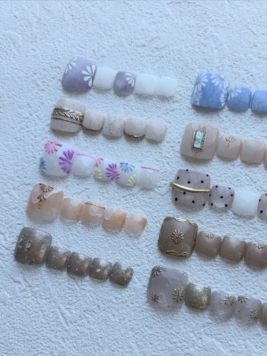 ネイル フットネイル 🦋🤍 madoka🤍のネイルデザイン