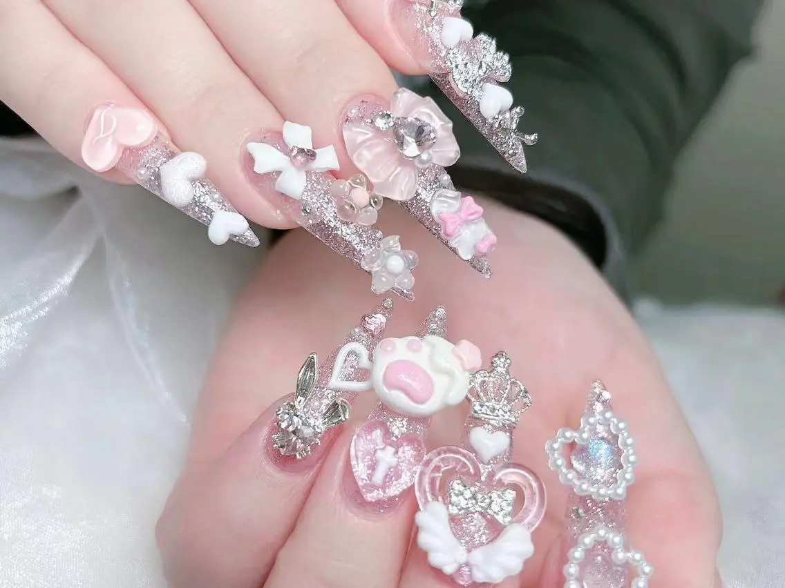 ネイル 長さ出し キラキラネイル 韓国ネイル ロングネイル マグネットネイル ハンドネイル ハンドケア Yuki🌸 nailのネイルデザイン