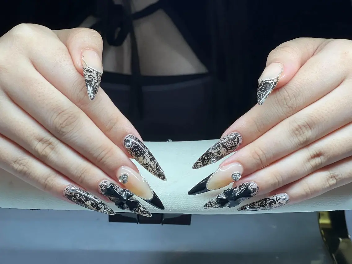 ネイル オーロラネイル 氷ネイル・うるうるネイル 韓国ネイル 水色 夏ネイル ハンドネイル kirakime nailのネイルデザイン
