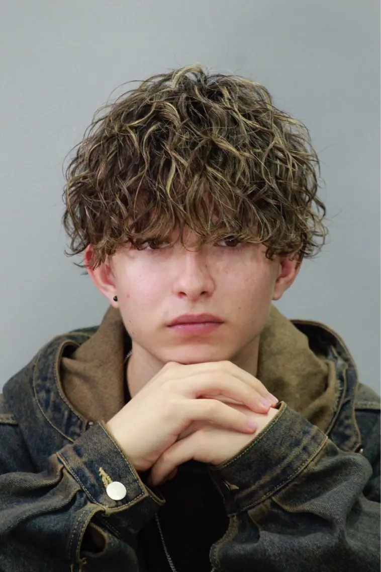 ミディアム カラー パーマ メンズ メンズハイライト ハイライトカラー ハイライト 林 聖哉のヘアスタイル