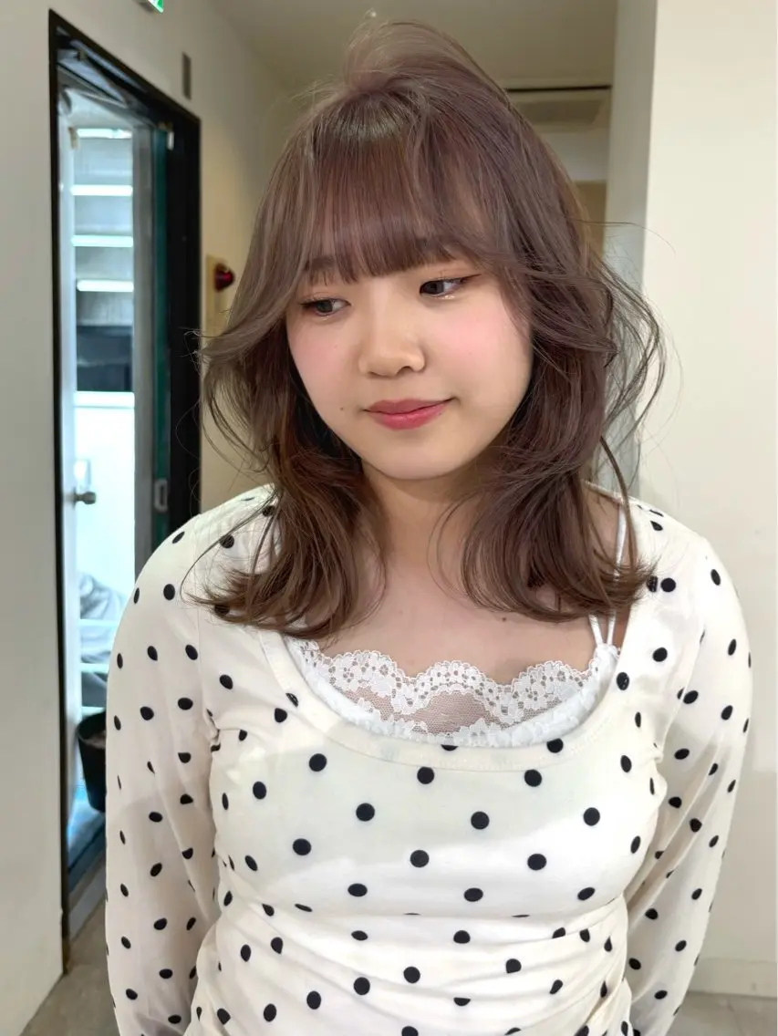 セミロング カラー 黒髪 ブリーチ 卒業式のヘアスタイル カット ヘアカラー mizuki/ピンク ベージュ.レイヤーのヘアスタイル