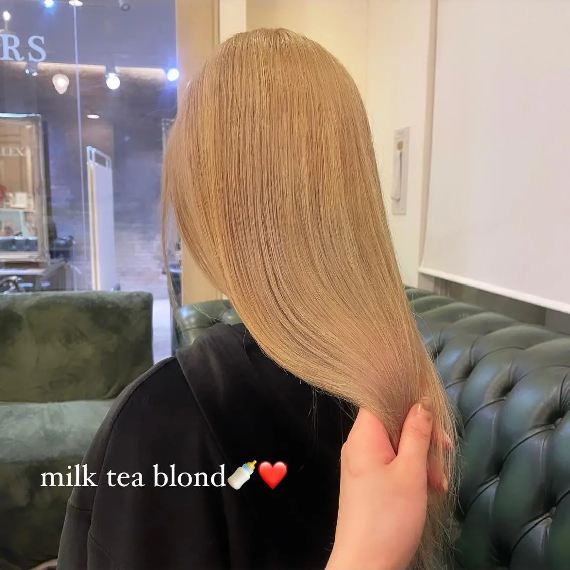 ロング 山岸 朱里のヘアスタイル