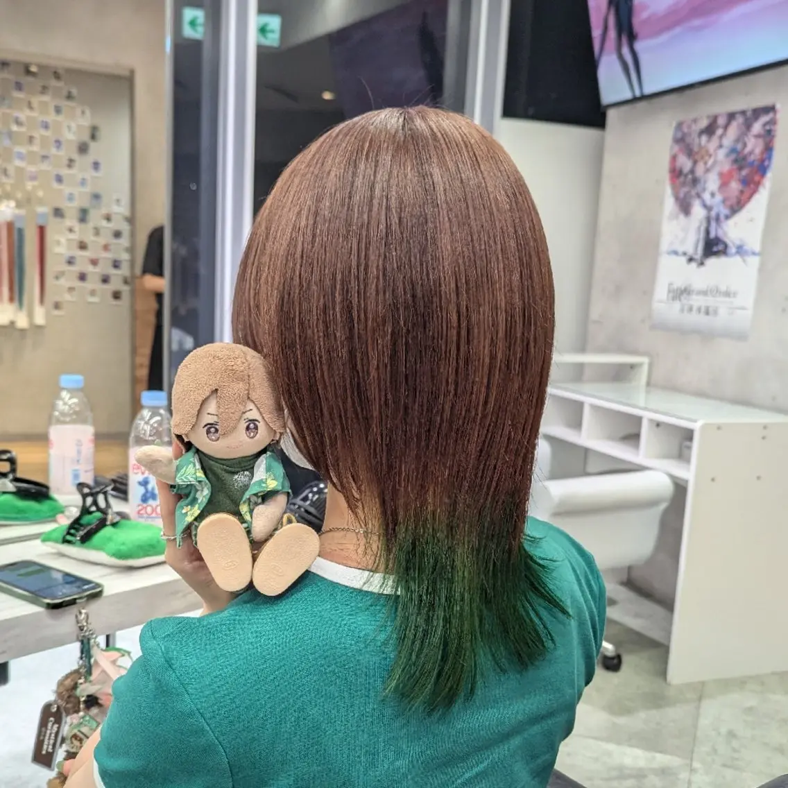 セミロング レイヤーカット ウルフカット ウルフレイヤー ヘアカラー 推しカラー/ちひろ/ にじさんじカラー🌈のヘアスタイル