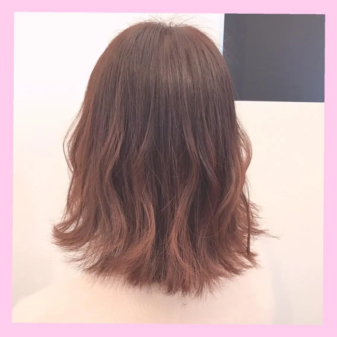 ミディアム カラー ピンクカラー SHIN/レイヤー カット×クロスパーマのヘアスタイル