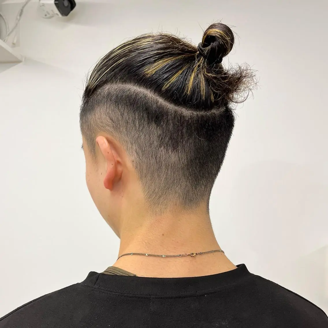 ミディアム カラー パーマ ヘアアレンジ メンズ マンバンヘア ヘアカラー トリートメント 💎髪質改善特化💎 RUITOのヘアスタイル