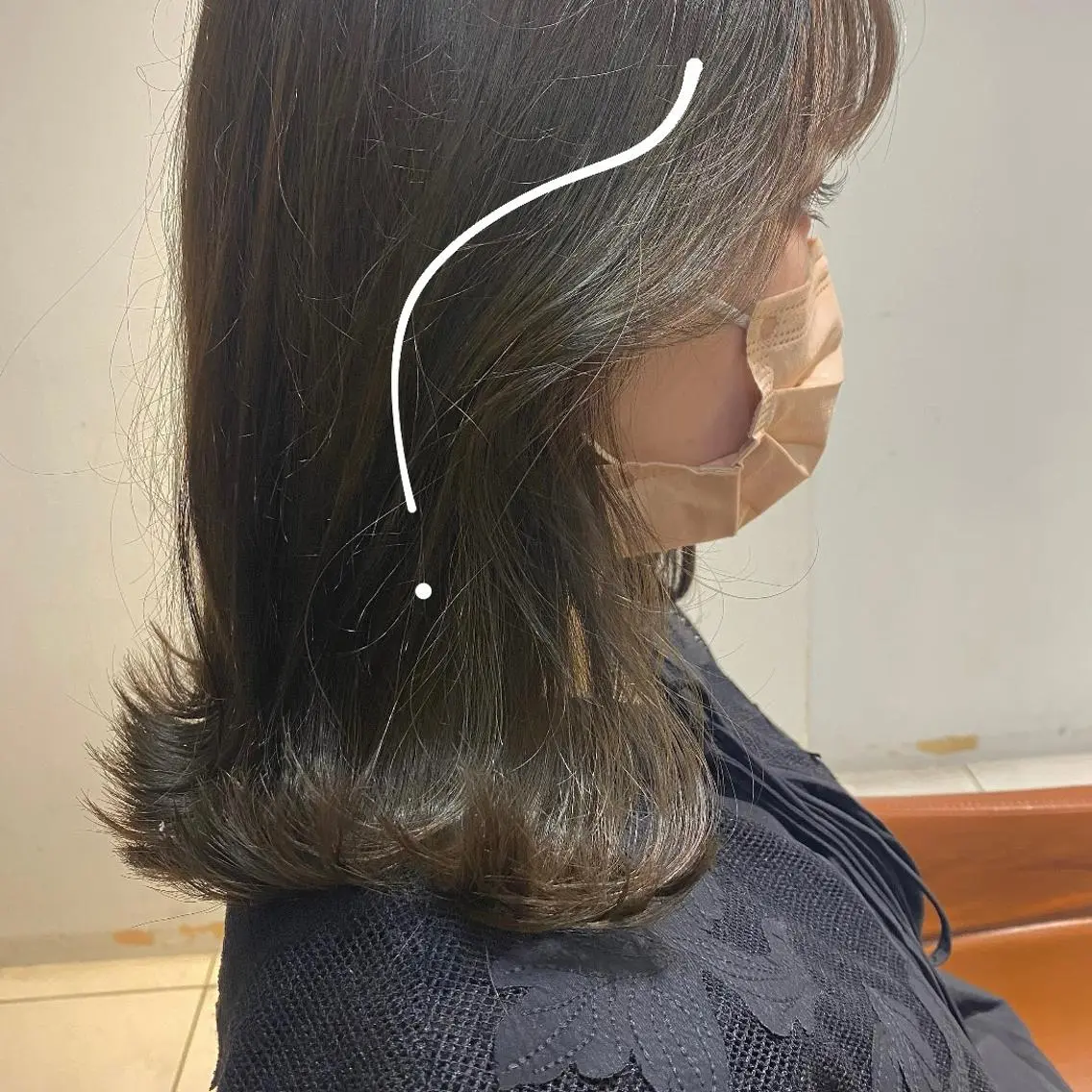 ミディアム カラー 安富 舞のヘアスタイル