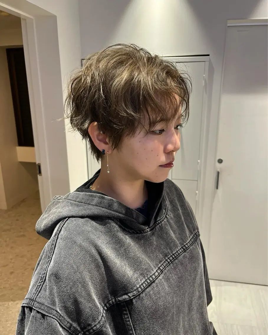 ショート カラー akira iconのヘアスタイル