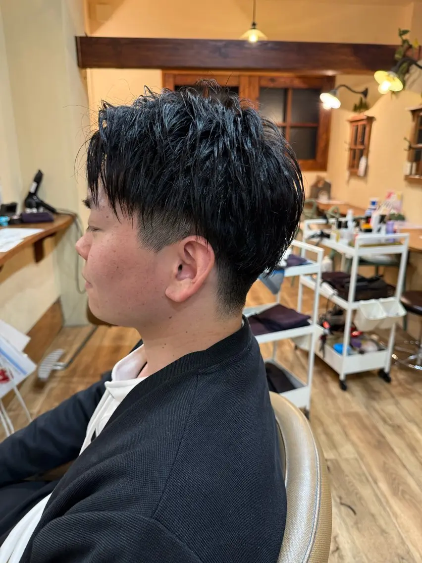 ショート メンズ ツーブロック 鈴木 未歩のヘアスタイル