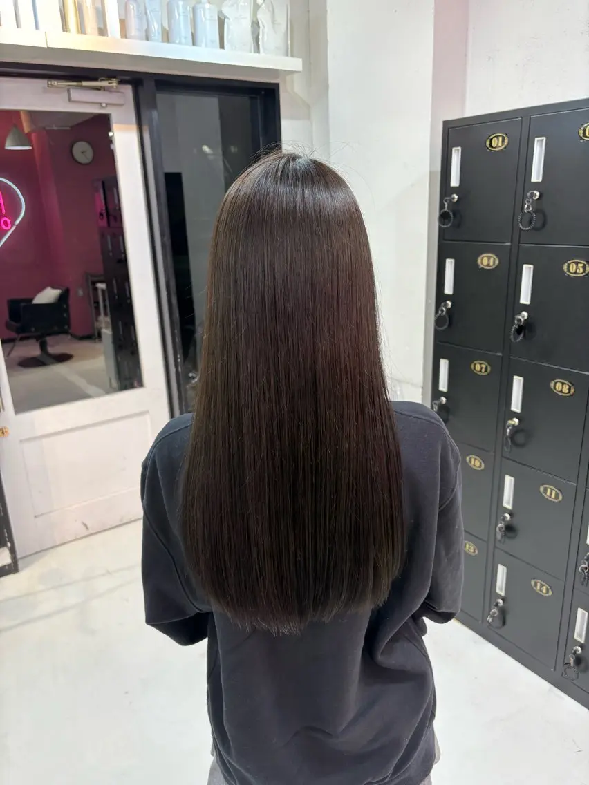 ロング カラー ブリーチ 透明感カラー グレージュ オリーブグレージュ オリーブグレー 弓矢 叶のヘアスタイル