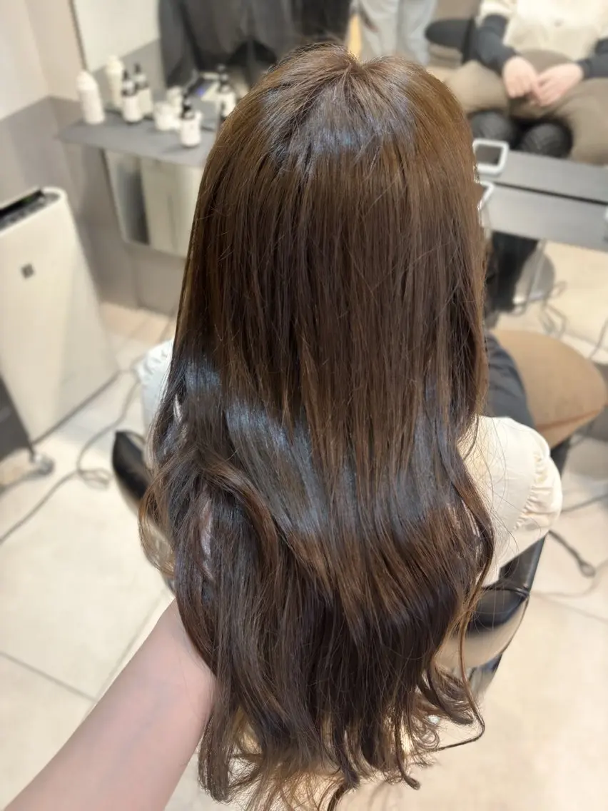 ロング カラー ベージュカラー ダブルカラー オリーブベージュ ヘアカラー トリートメント ヘッドスパ ヘアセット 柔らかgirly/ レイヤー/yuiのヘアスタイル