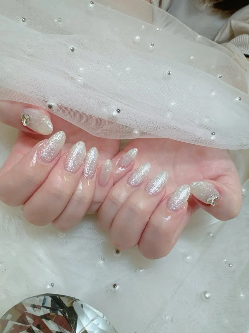 ネイル フレンチネイル ガラスフレンチ キラキラネイル マグネットネイル マグネットフレンチ Queeens nailのネイルデザイン
