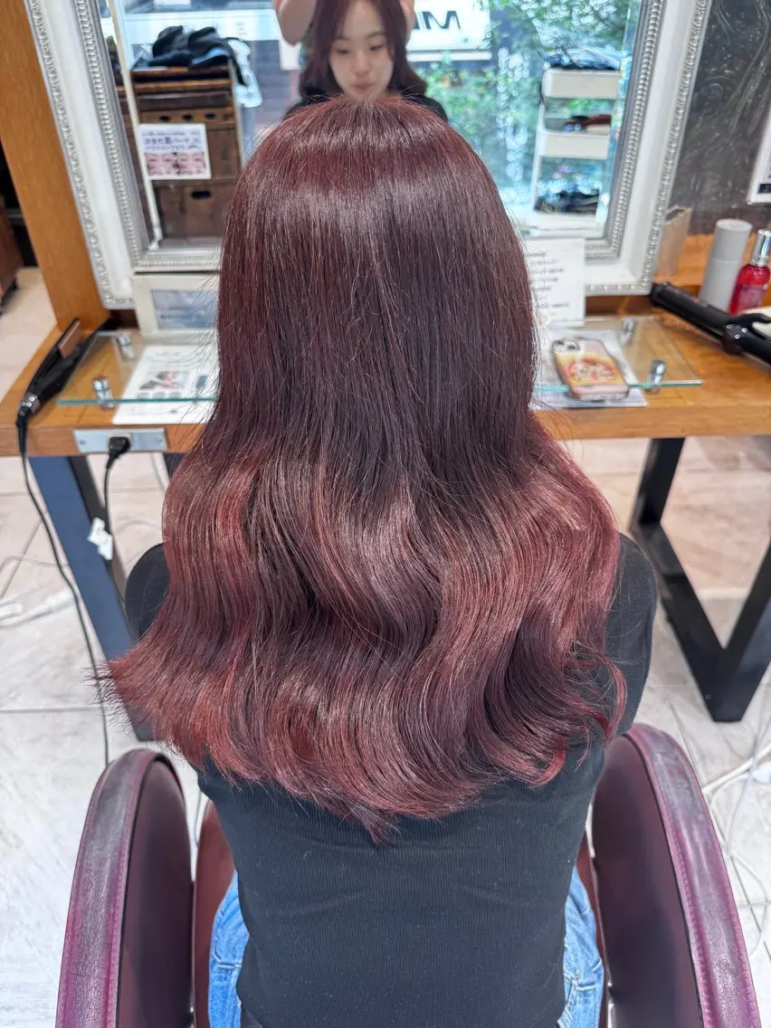 ロング カラー 三留 愛未のヘアスタイル