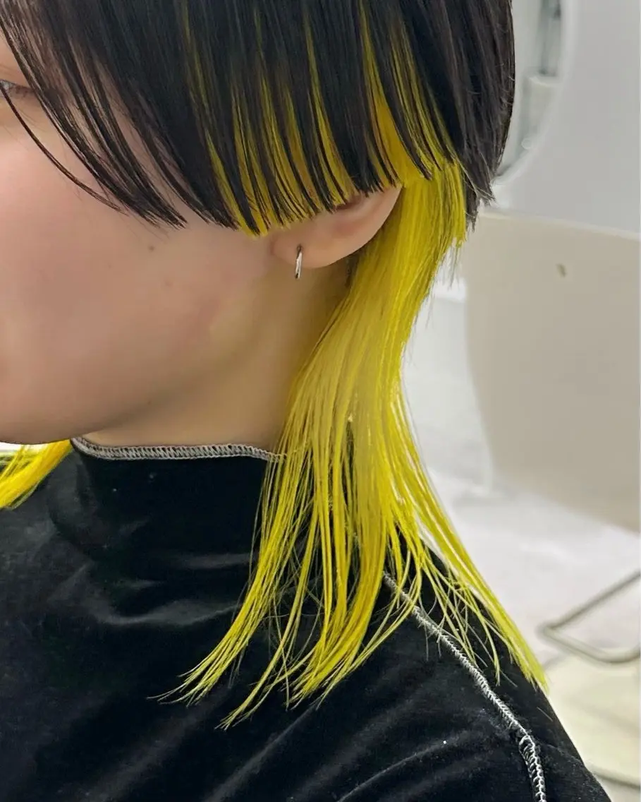 ミディアム カラー ブリーチ ケアブリーチ デザインカラー インナーカラー カット ヘアカラー トリートメント インナーカラー/レイ ヤーカット♡/マキシのヘアスタイル