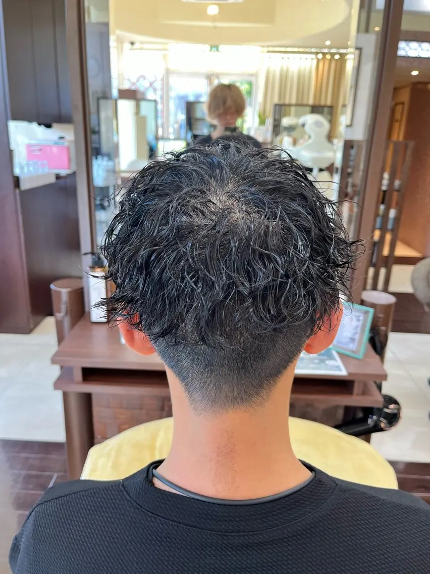 ショート パーマ メンズ マッシュ メンズパーマ 刈り上げ 波巻きパーマ スパイラルパーマ 🧊メンズ特化🧊 高木航希のヘアスタイル