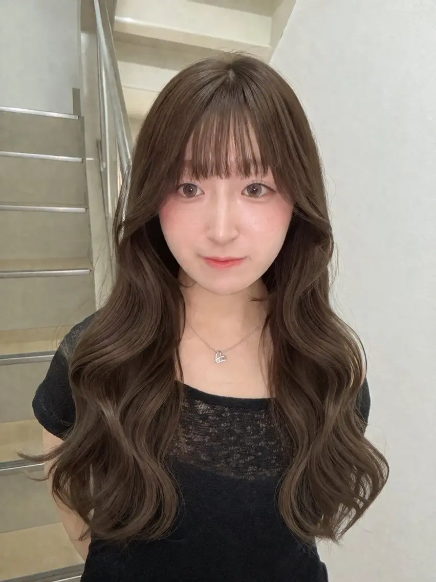 ロング ヘアカラー 透明感／暖色カラー ／eye／ここなのヘアスタイル