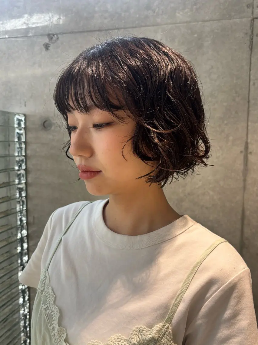 ミディアム パーマ ミディアムパーマ ボブ カット パーマ シンバヒナノ/パーマ レイヤー/髪質改善のヘアスタイル